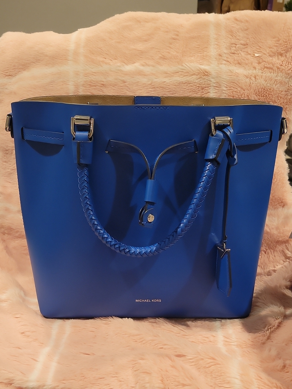 Micheal Kors Blakely Med Bucket